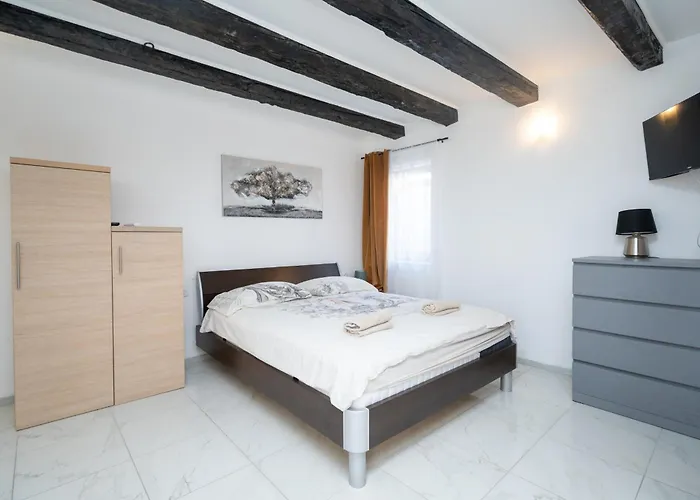 With Parking Space Nin, Zadar - 22265 Apartman Nin